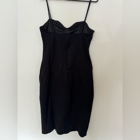 Cue the Cutout Black Keyhole Bodycon Midi Dress - Picture 8 of 8